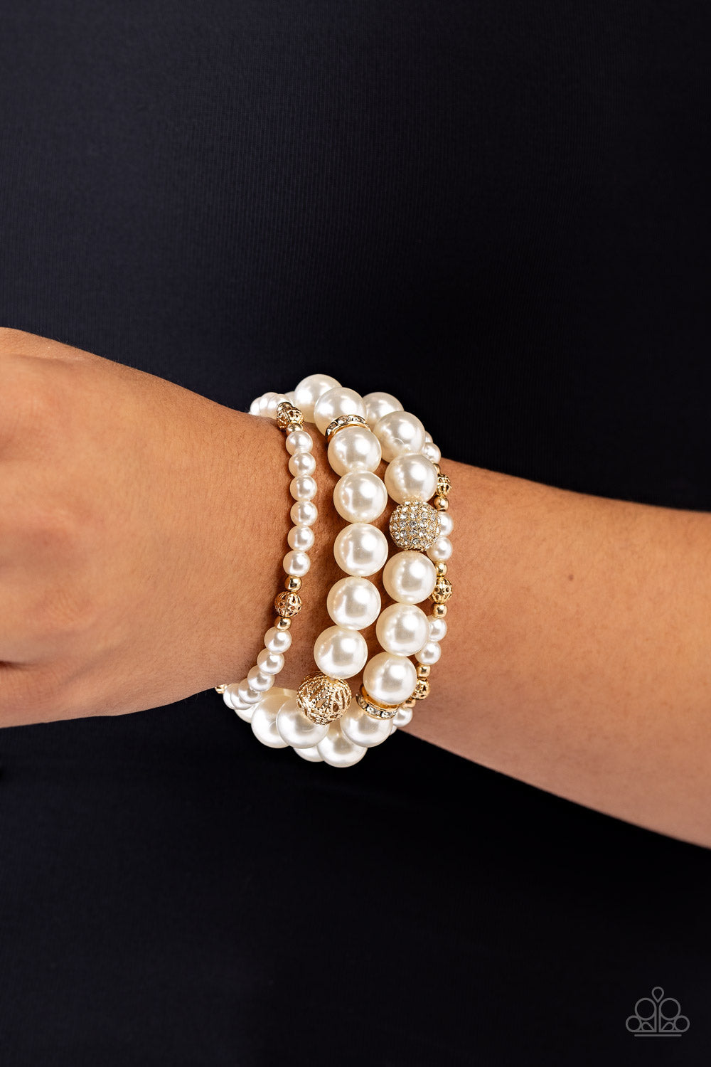White Collar Welcome - Gold Necklace and Bracelet Set